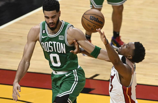 NBA'de Boston Celtics, Miami Heat karşısında ilk galibiyetini aldı