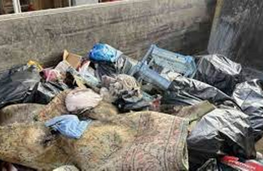 Eskişehir'de bir evden yaklaşık 50 ton çöp çıkarıldı