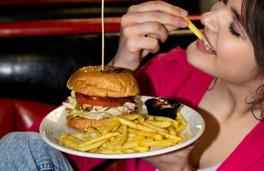 Rafine edilmiş besinler ve hareketsizlik obeziteyi tetikliyor!