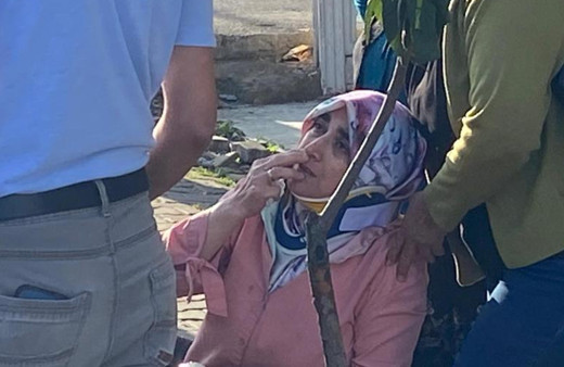 Antalya'da servis aracı otomobille çarpıştı: Yaralılar var