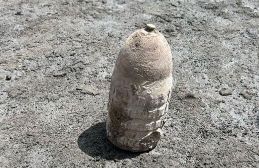 Kars'ta inşaatın temel kazısında top mermisi bulundu