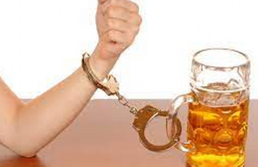 Yüksek oranda alkol tüketimi ileri yaşlarda kas kütlesi kaybına yol açıyor