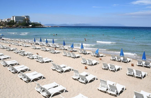 Kuşadası plajları mavi bayrak ile taçlandı