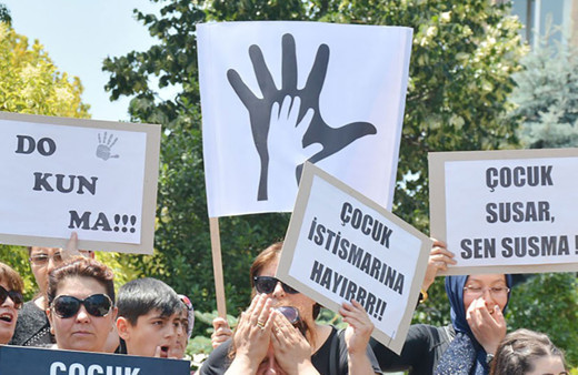 Zonguldak'ta 2 yaşındaki bebeğe cinsel istismar! Anne cezaevinde kolonya ile yakıldı