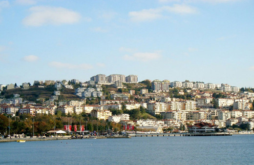 İstanbul’da bir minibüsün içinde 15 kaçak göçmen yakalandı