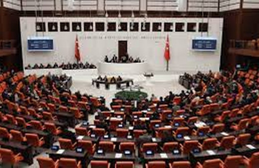 Milletvekilleri kayıt yaptırıyor