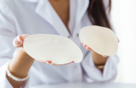 Meme protezi yaptırmadan önce bilinmesi gerekenler