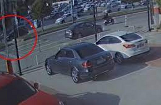 Aracıyla çarptığı yaya üst geçidindeki çocuğun yaralanmasına neden olan sürücü serbest bırakıldı