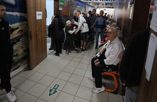 Türkiye'nin en büyük adası Gökçeada ve köyü olmayan tek ilçesi Bozcaada'da sandığa koştular