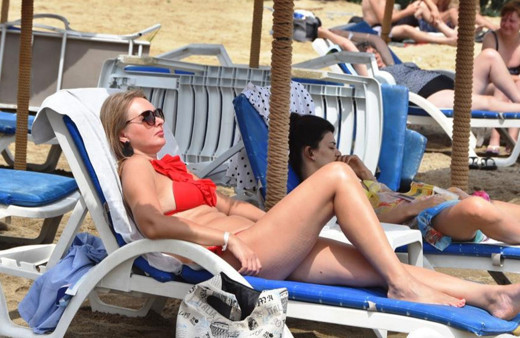 Bodrum’da oyunu kullanan vatandaşlar denize akın etti