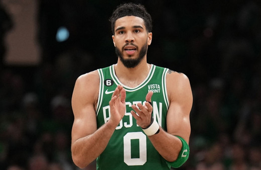 NBA'de Miami Heat'i yenen Celtics, Doğu Konferansı final serisini son maça taşıdı