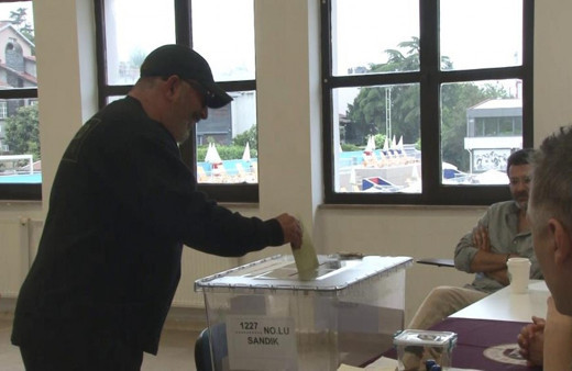 Ünlüler Cumhurbaşkanlığı seçimi için sandığa gitti