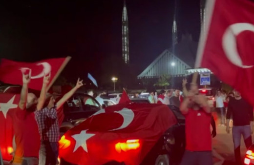 Cumhurbaşkanı Erdoğan'ın seçim başarısı Pakistan'da coşkuyla kutlandı