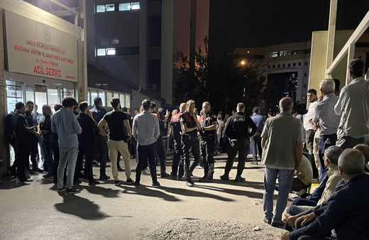 İzmir'de silahlı kavga: 1'i ağır 5 kişi yaralandı!