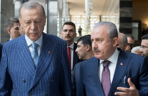 Meclis Başkanı Şentop'tan Cumhurbaşkanı Erdoğan'a tebrik telefonu