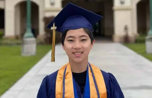 12 yaşında üniversite bitirdi, şimdiki hedefi ise...