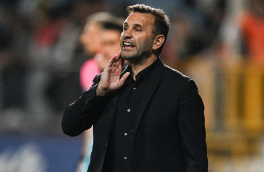 Galatasaray'da iki flaş ayrılık: Okan Buruk biletlerini kesti!
