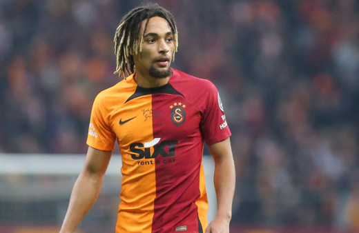 Galatasaray'ın genç yıldızı Sacha Boey'ye milli davet!