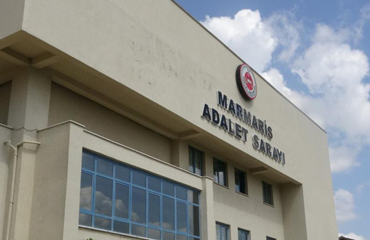 Kiracısının kapısına kimyasal sıvı döken apart sahibi serbest bırakıldı