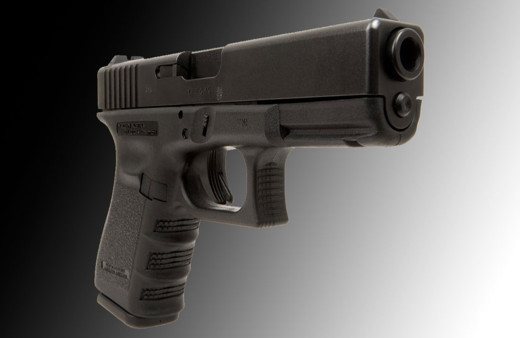 4 yaşındaki kız babasının bıraktığı silahla kendini başından vurdu!