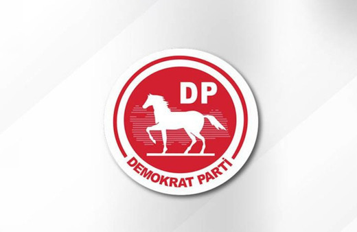 DP Kadın Kolları Genel Başkanı ve 4 yardımcısı istifa etti