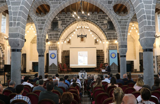 Diyarbakır'da "Osmanlıda Ermeniler: Bilim, Kültür ve Sanat" paneli düzenlendi