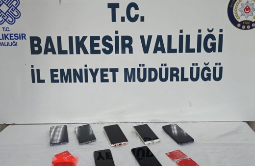 Sahte konteyner ilanlarıyla depremzedeleri dolandıran 5 kişi tutuklandı