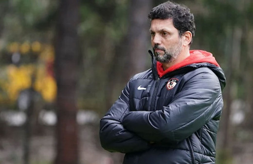 Cardiff City teknik direktör Erol Bulut ile anlaştı