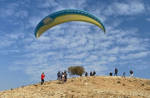 Mardin'de Türkiye Yamaç Paraşütü Hedef Şampiyonası başladı