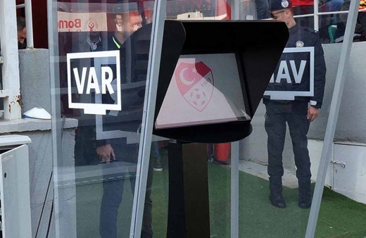 Galatasaray-Fenerbahçe derbisinin VAR'ı açıklandı