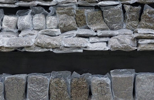 Diyarbakır'da bir dükkanda 100 kilogram esrar ele geçirildi