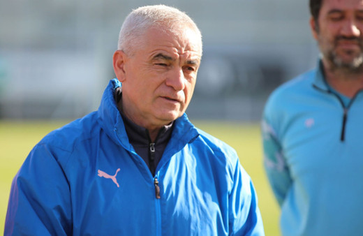 Sivasspor Teknik Direktörü Çalımbay, genç oyunculara şans verecek