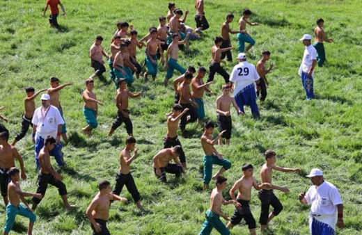 Kavasoğlu ve Şamdancıbaşı İbrahim Yağlı Güreşleri başladı