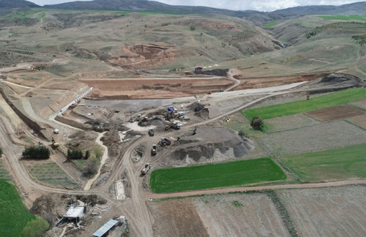 Antalya'da bu göletle binlerce dekar araziye su sağlanacak