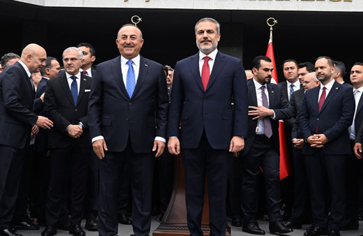 Dışişleri Bakanlığında devir teslim töreni! Hakan Fidan görevi Mevlüt Çavuşoğlu'ndan devraldı