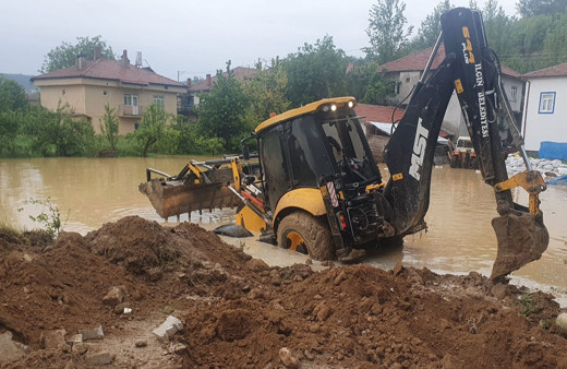 Konya'nın 3 ilçesinde sel felaketi meydana geldi