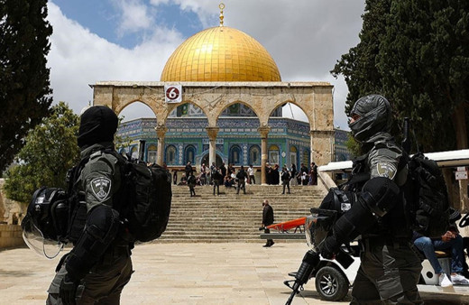 Fanatik yahudiler yine Mescid-i Aksa'ya baskın yaptı!