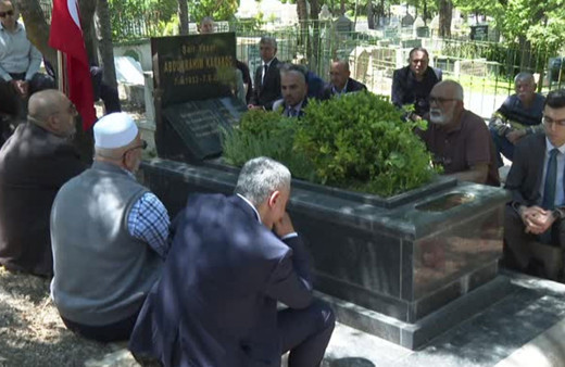 Abdurrahim Karakoç, vefatının 11'inci yılında mezarı başında anıldı