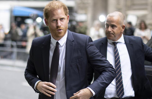 İngiltere Kraliyet ailesinde 130 yıl sonra bir ilk: Prens Harry hakim karşısında!