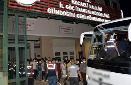 Kocaeli'de 14 düzensiz göçmen sınır dışı edildi