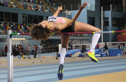 Milli atlet Buse Savaşkan, Finlandiya'da altın madalya kazandı