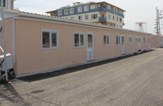 Hatay'da 200 prefabrik iş yerinin anahtarı hak sahiplerine teslim edildi