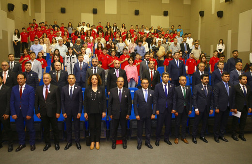 T3 Vakfının kurduğu Bilim Bakü 1. yılını kutluyor