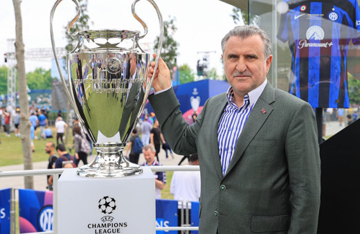 Gençlik ve Spor Bakanı Osman Aşkın Bak'tan, Şampiyonlar Ligi yorumu