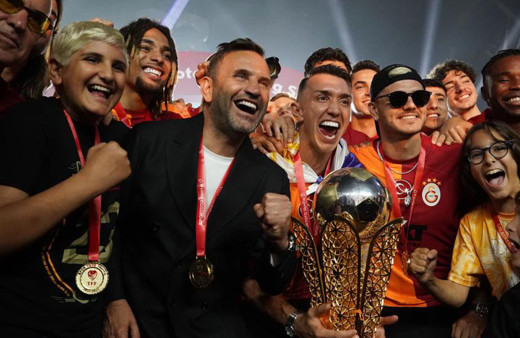 Okan Buruk "Come to Galatasaray" dedi! Sosyal medya yıkıldı, yorum sayısı 100 bini geçti