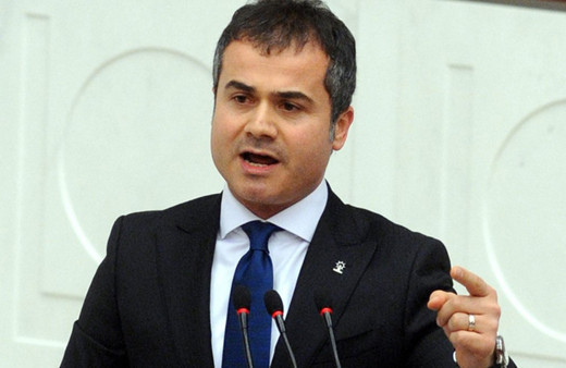 AK Parti'den istifa eden eski bakan Suat Kılıç, Yeniden Refah Partisi'ne geçti