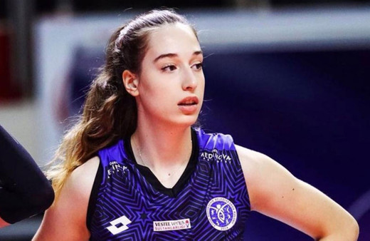 Çukurova Belediyesi Adana Demirspor Kadın Voleybol Takımı, Berra Eren'le anlaştı