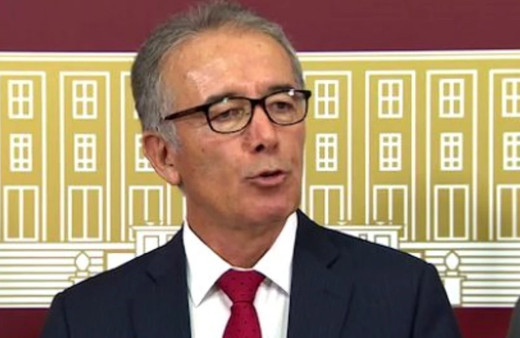 İYİ Parti'nin kurucularından Ahat Andican istifa ettiğini duyurdu