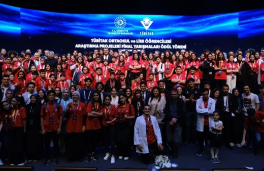 Mustafakemalpaşa Kız Anadolu İmam Hatip Ortaokulu Türkiye birincisi oldu