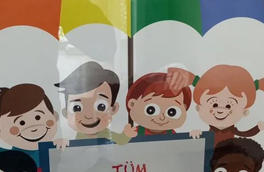 Sosyal medyada gündem olan afiş! Aile ve Sosyal Hizmetler Bakanlığı açıklama yaptı